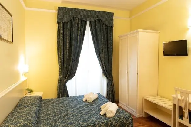 Quad Room with External Bathroom