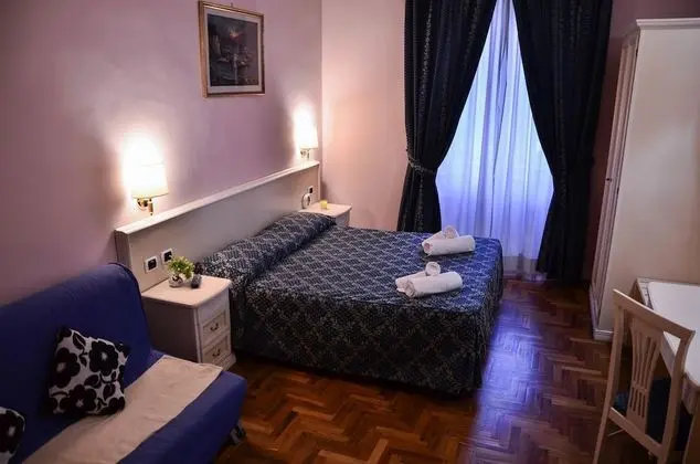 Tek Büyük Yataklı Oda (extra bed - external private bathroom)