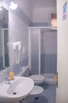 Tek Büyük Yataklı Oda (extra bed - external private bathroom)
