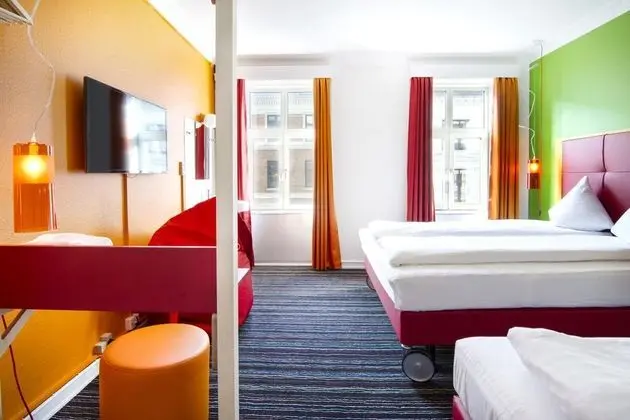 Üçlü With Shared Bathroom