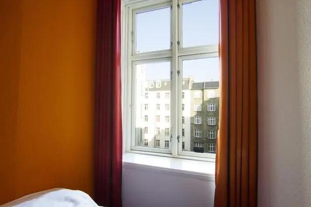 Üçlü With Shared Bathroom