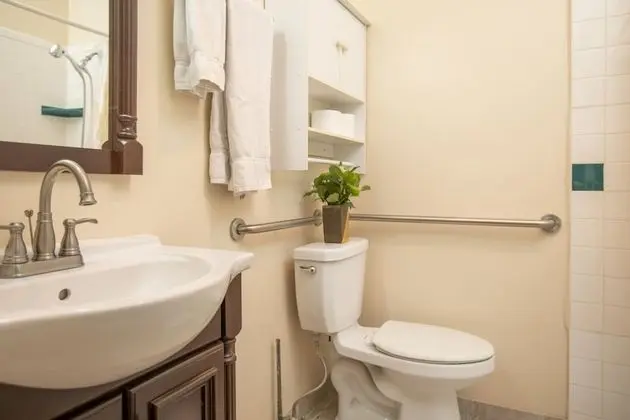 Tek Büyük Yataklı Oda, Ortak Banyo
