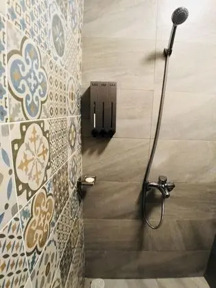 Basic Ortak Ranzalı Oda, Sadece kadınlar için