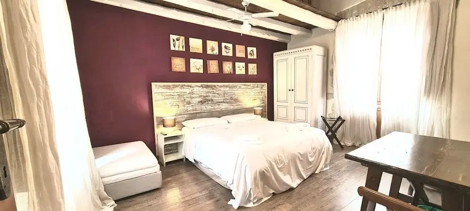 Classic Tek Büyük Yataklı Oda