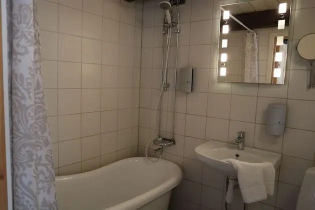 Family Oda (2 adults / 2 Children)