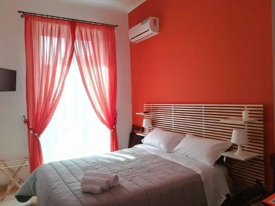 Basic Tek Büyük Yataklı Oda