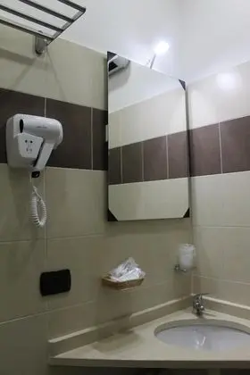 Basic Tek Büyük Yataklı Oda