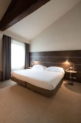 Classic Tek Büyük Yataklı Oda