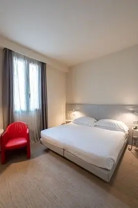 Classic Tek Büyük Yataklı Oda