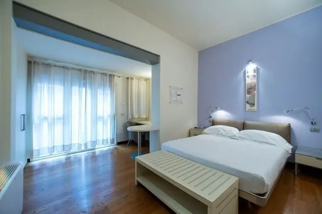 Superior Tek Büyük Yataklı Oda, Ek Bina (Stair Access Only)