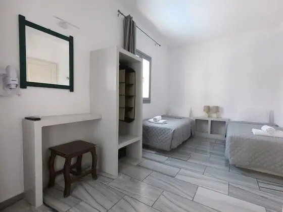 Deluxe Twin-Beds Room