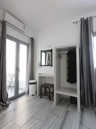 Deluxe Twin-Beds Room