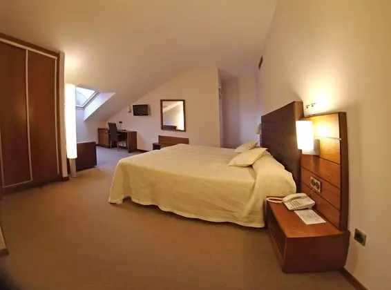 Tek Büyük veya İki Ayrı Yataklı Oda