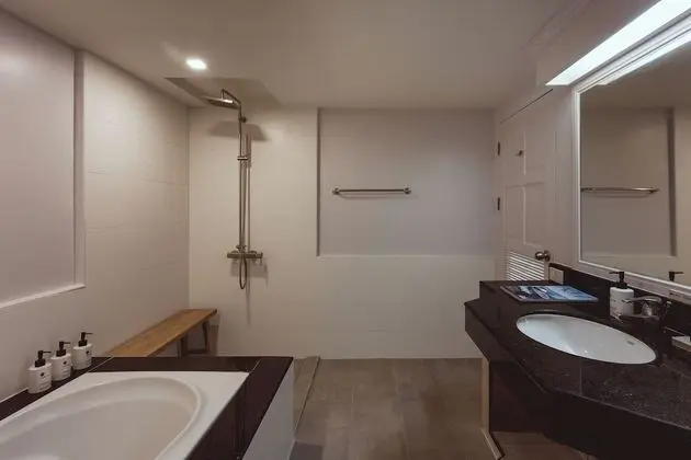 Anona Resident Studio