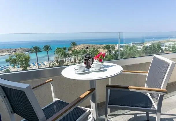 Deluxe Tek Büyük veya İki Ayrı Yataklı Oda, Deniz Manzaralı