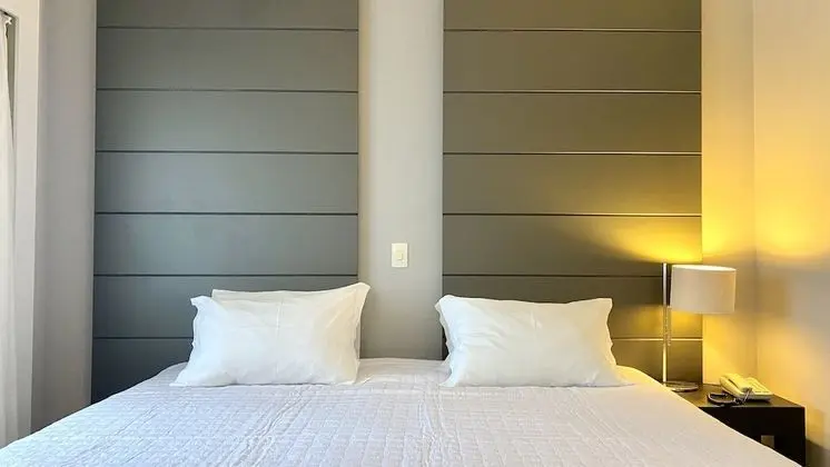 City Tek Büyük Yataklı Oda