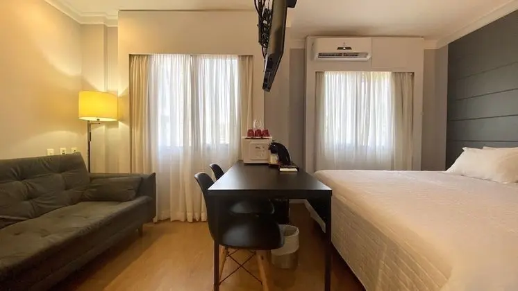 City Tek Büyük Yataklı Oda