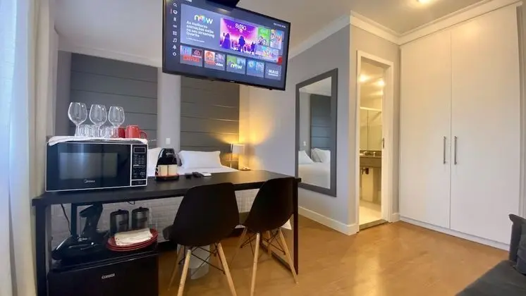 City Tek Büyük Yataklı Oda