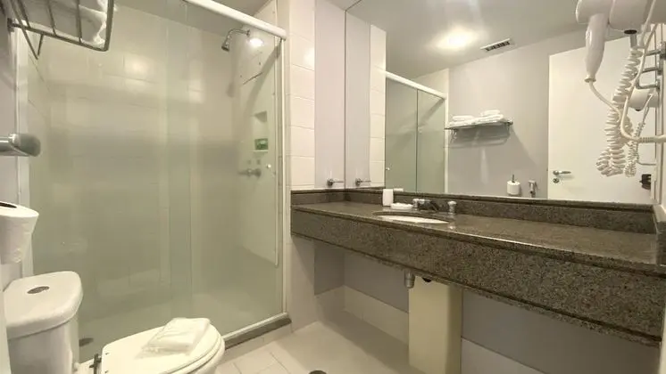 City Tek Büyük Yataklı Oda