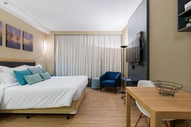 Deluxe Tek Büyük Yataklı Oda