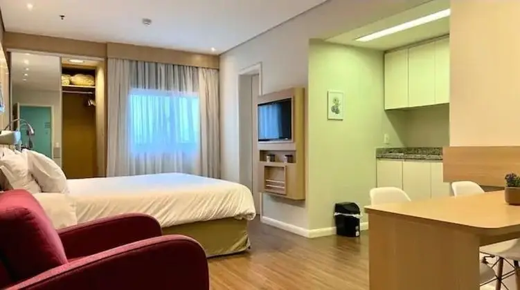 Deluxe Tek Büyük Yataklı Oda