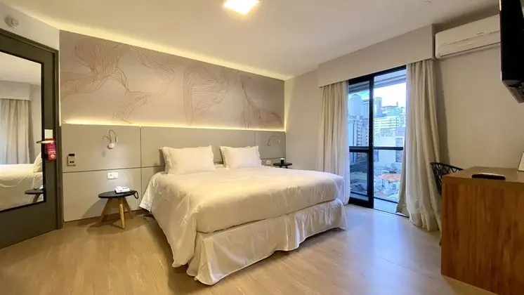 Deluxe Tek Büyük Yataklı Oda