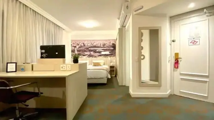 Deluxe Tek Büyük Yataklı Oda