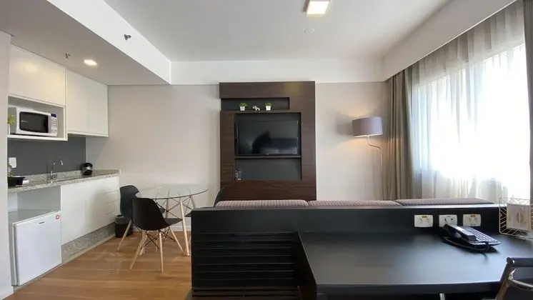 Business Tek Büyük Yataklı Oda