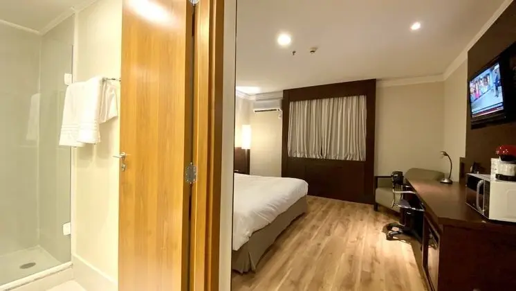 Deluxe Tek Büyük Yataklı Oda