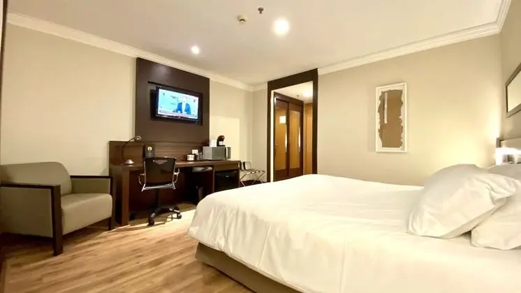 Deluxe Tek Büyük Yataklı Oda