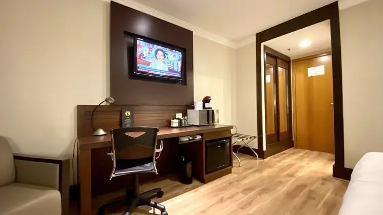 Deluxe Tek Büyük Yataklı Oda