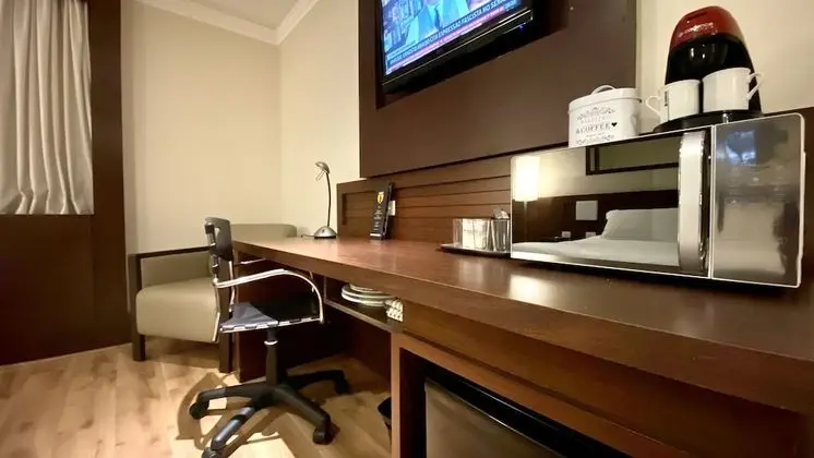 Deluxe Tek Büyük Yataklı Oda