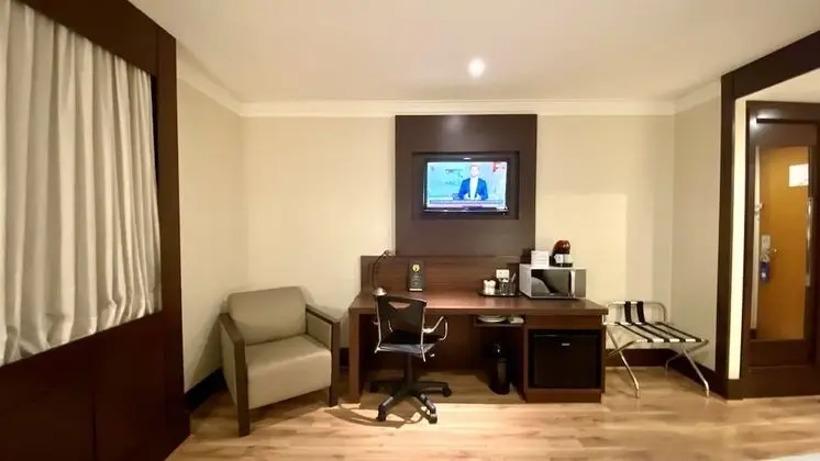 Deluxe Tek Büyük Yataklı Oda