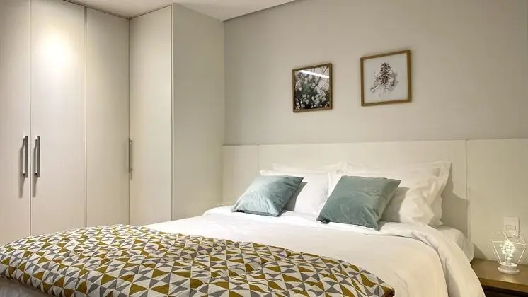 Traditional Tek Büyük Yataklı Oda