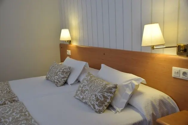 Standard Üç Kişilik Oda, 3 Tek Kişilik Yatak