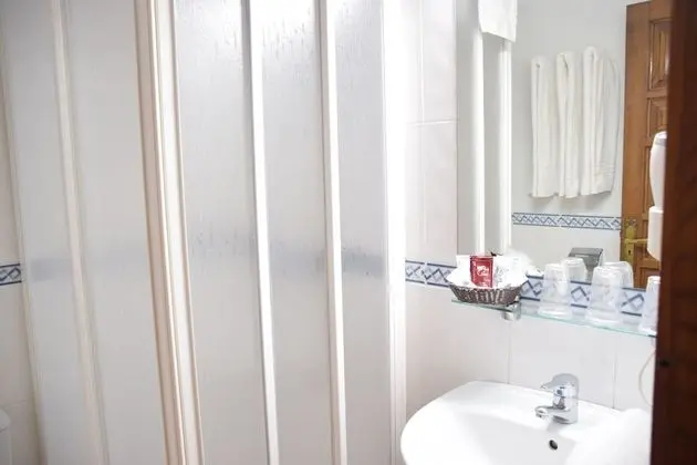 Standard Üç Kişilik Oda, 3 Tek Kişilik Yatak