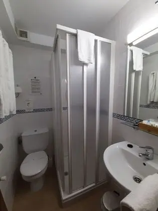 Standard Üç Kişilik Oda, 3 Tek Kişilik Yatak