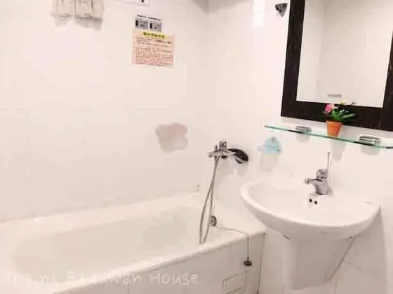 Üç Kişilik Oda, Şehir Manzaralı (H-302)