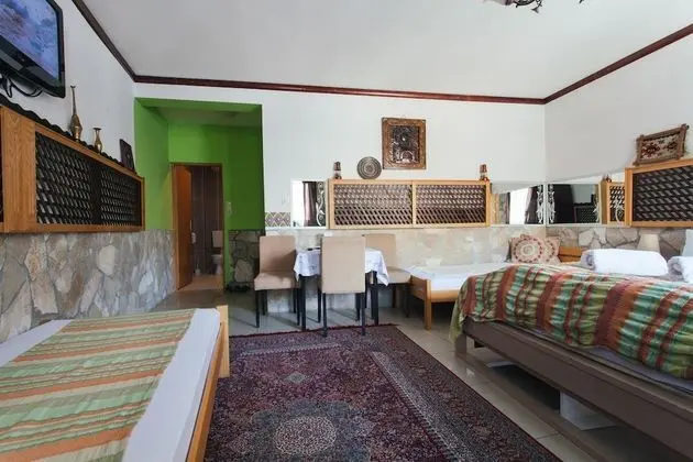 Dört Kişilik Oda