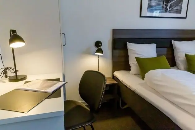 Design Tek Büyük Yataklı Oda, 1 Çift Kişilik Yatak