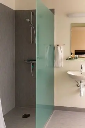 Design Tek Büyük Yataklı Oda, 1 Çift Kişilik Yatak