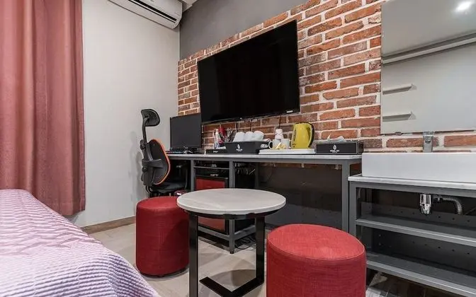 Oda (Premium-massage chair (Netflix availa)