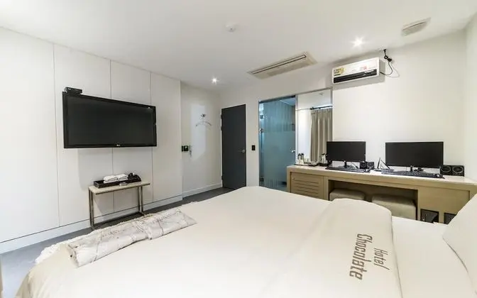 Oda (Semi-Deluxe Room Deluxe)
