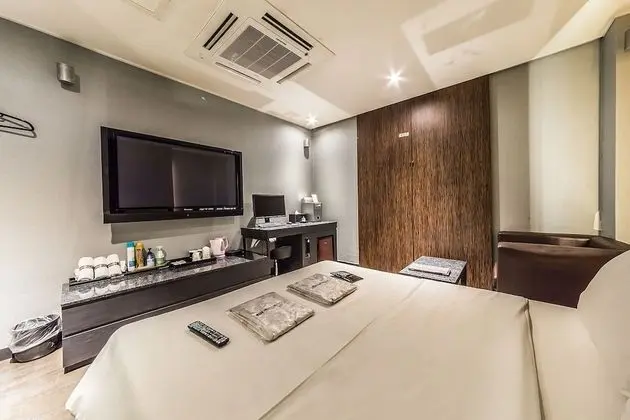 Oda (Standard Room (Netflix 65inch TV Air )