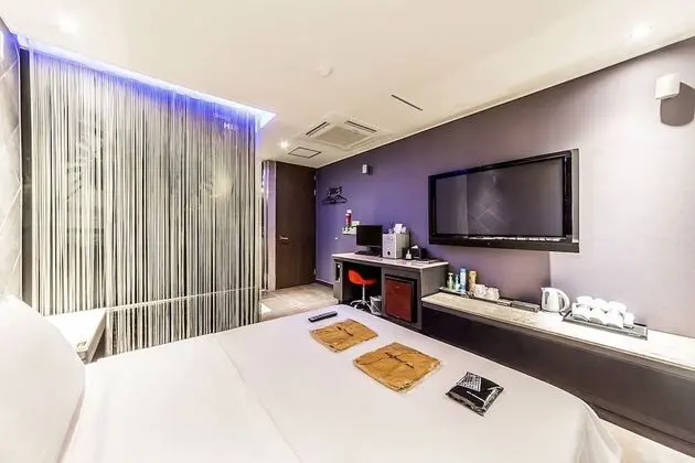 Oda (Standard Room (Netflix 65inch TV Air )