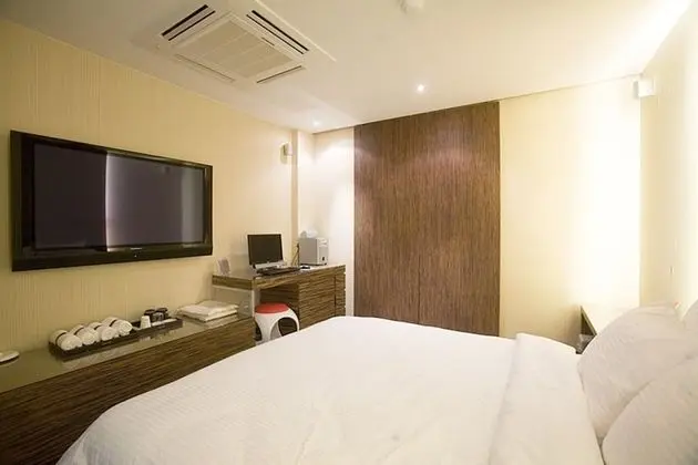 Oda (Standard Room (Netflix 65inch TV Air )