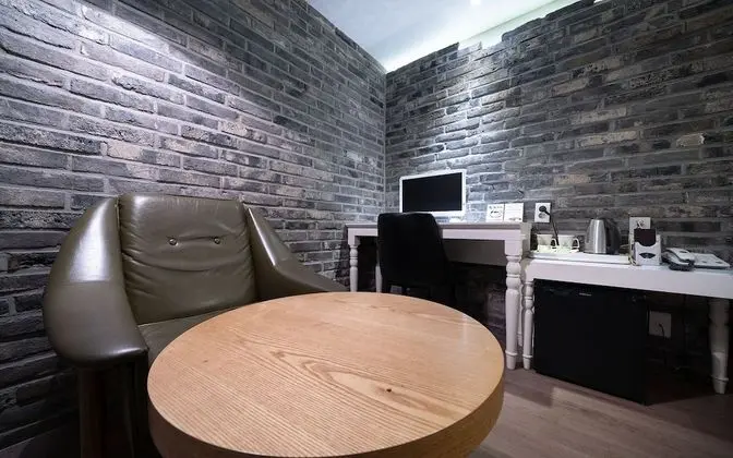 Oda (Deluxe rooms (Netflix Disney Plus / S)