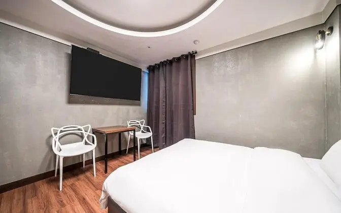 Oda (Deluxe (5 pyeong wide room / 65-inch )