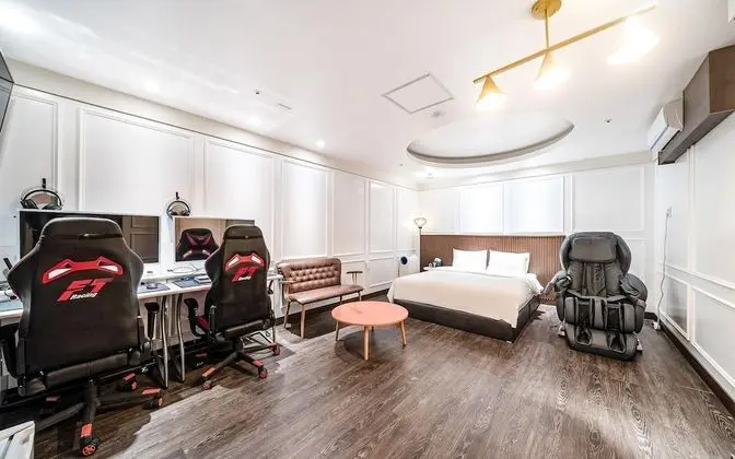Oda (VIP (10 pyeong super room 75-inch UHD)