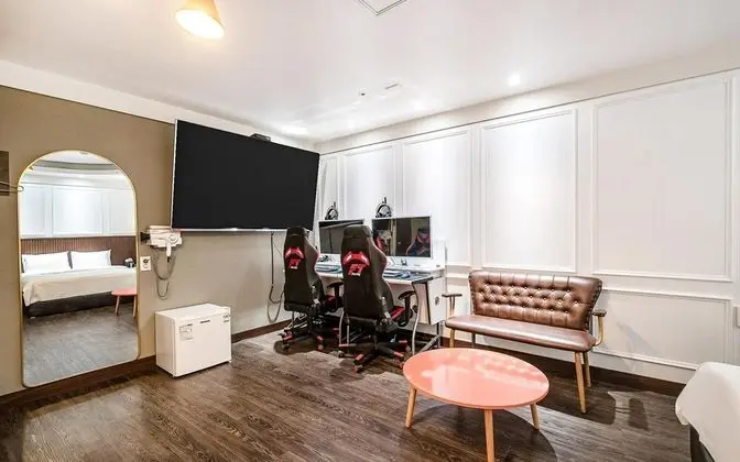 Oda (VIP (10 pyeong super room 75-inch UHD)